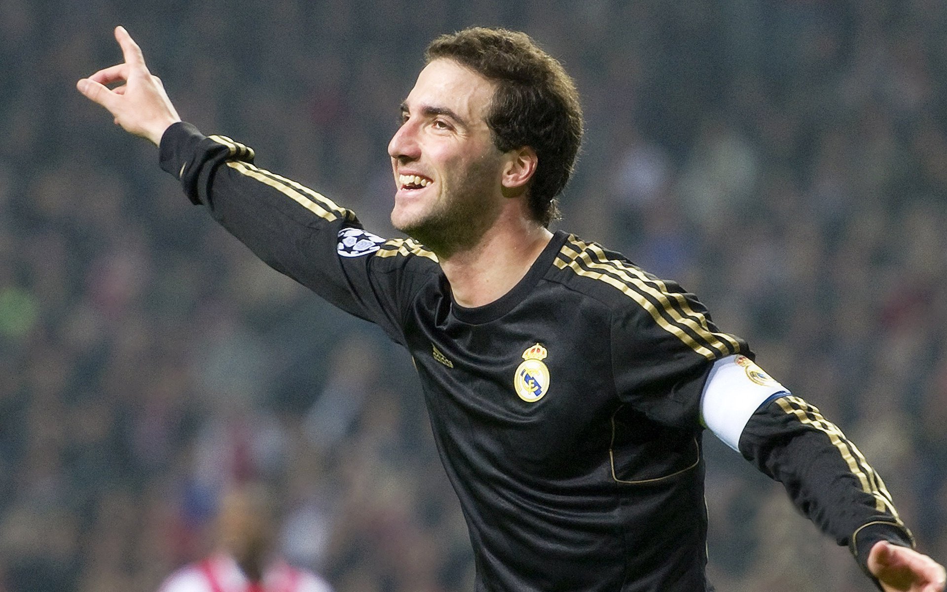 光影交织,虚拟与现实的极致碰撞!